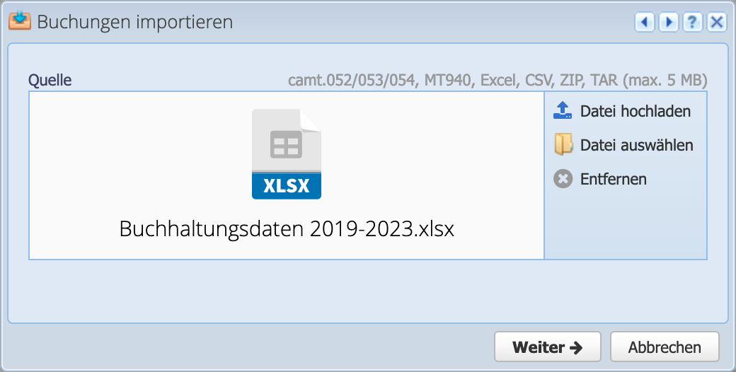 Screenshot des Buchungen importieren Dialogs wo die zu importierende Datei ausgewählt oder mit der Maus hingezogen werden kann.