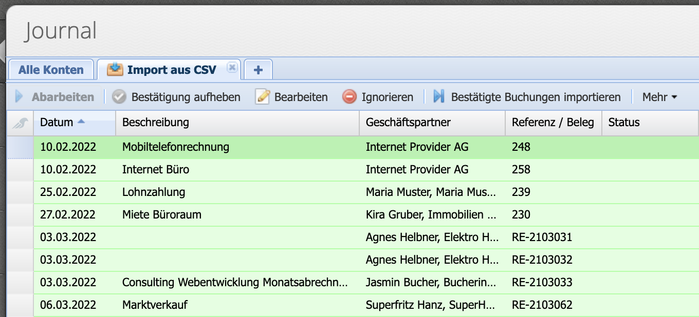 Screenshot Ausschnitt des Importieren Buttons und grün hinterlegten bestätigten Buchungen