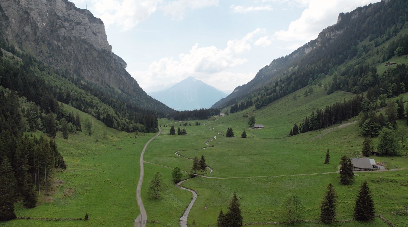 Blick aus dem Justistal auf den Thunersee